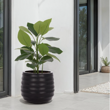 Marta Planter Pot — Black — Planters